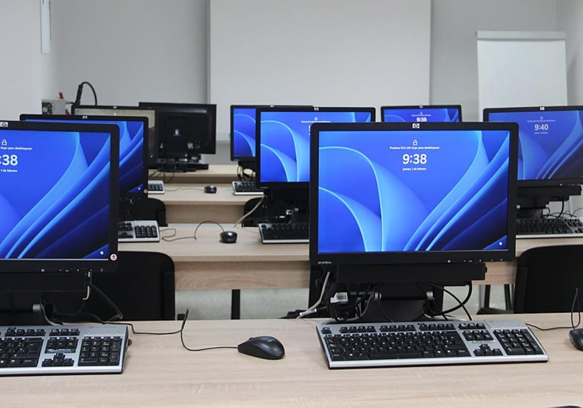 Nueva aula de formación habilitada en el Centro de la Mujer.