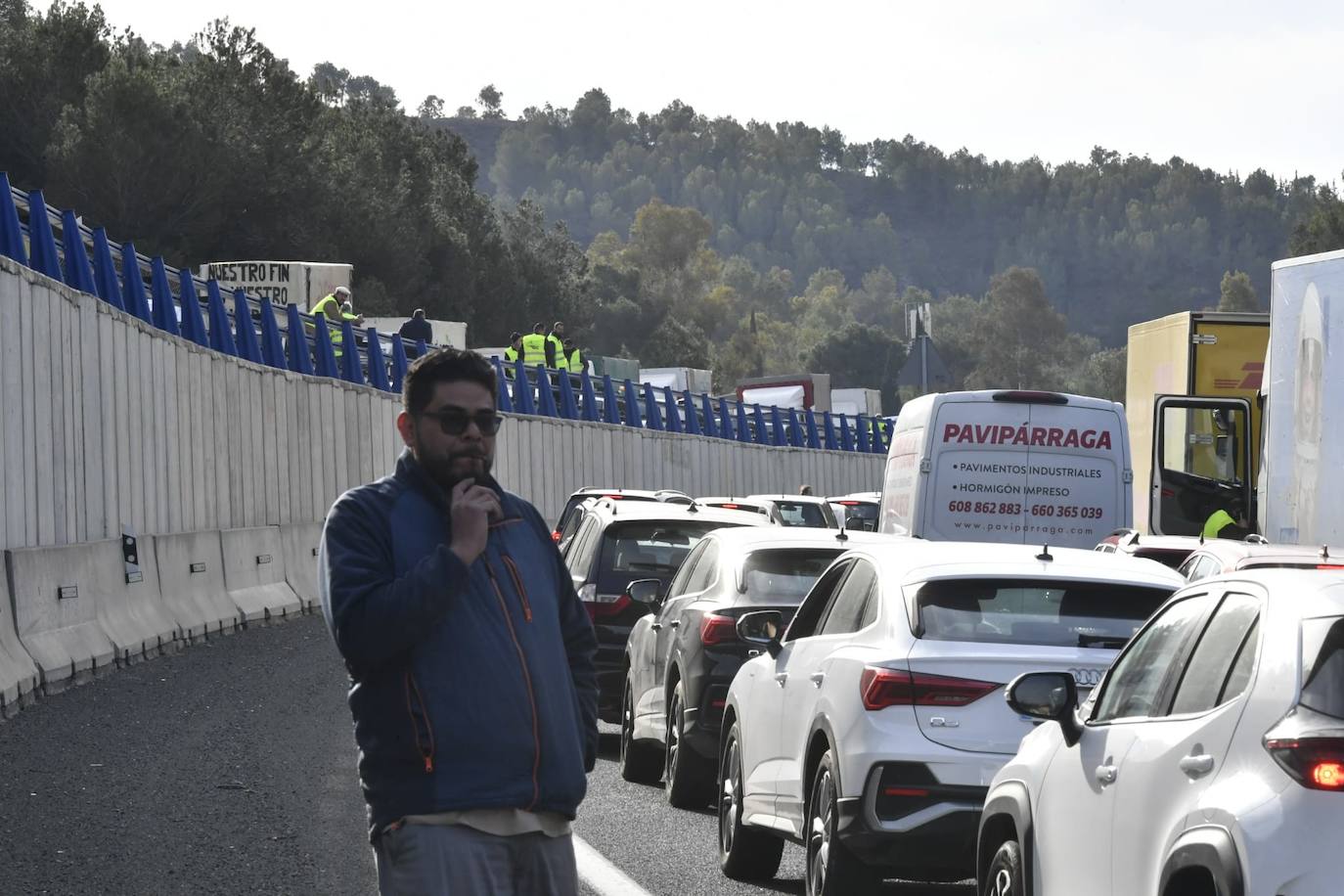 La protesta de agricultores colapsa el Puerto de la Cadena