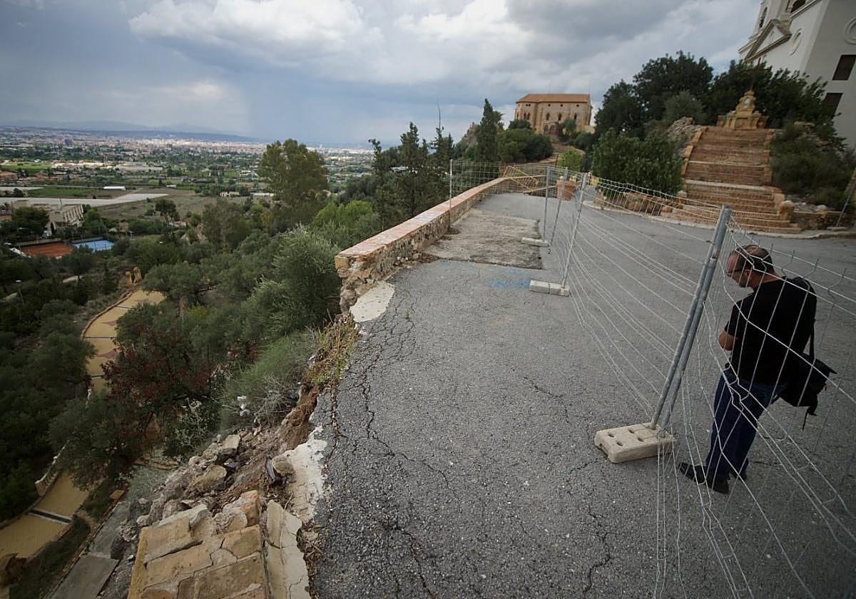 Área vallada alrededor de la zona de los derrumbes.