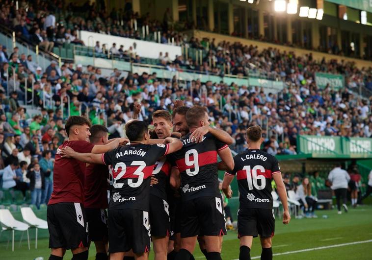 El Cartagena cimenta su remontada gracias a la gran mejoría en las segundas partes