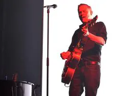 Bryan Adams, durante su concierto en Murcia en 2019.