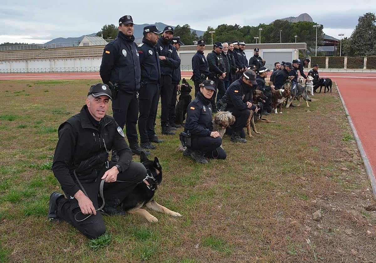 Agentes de la Policía Local en la jornada de prácticas y convivencia.