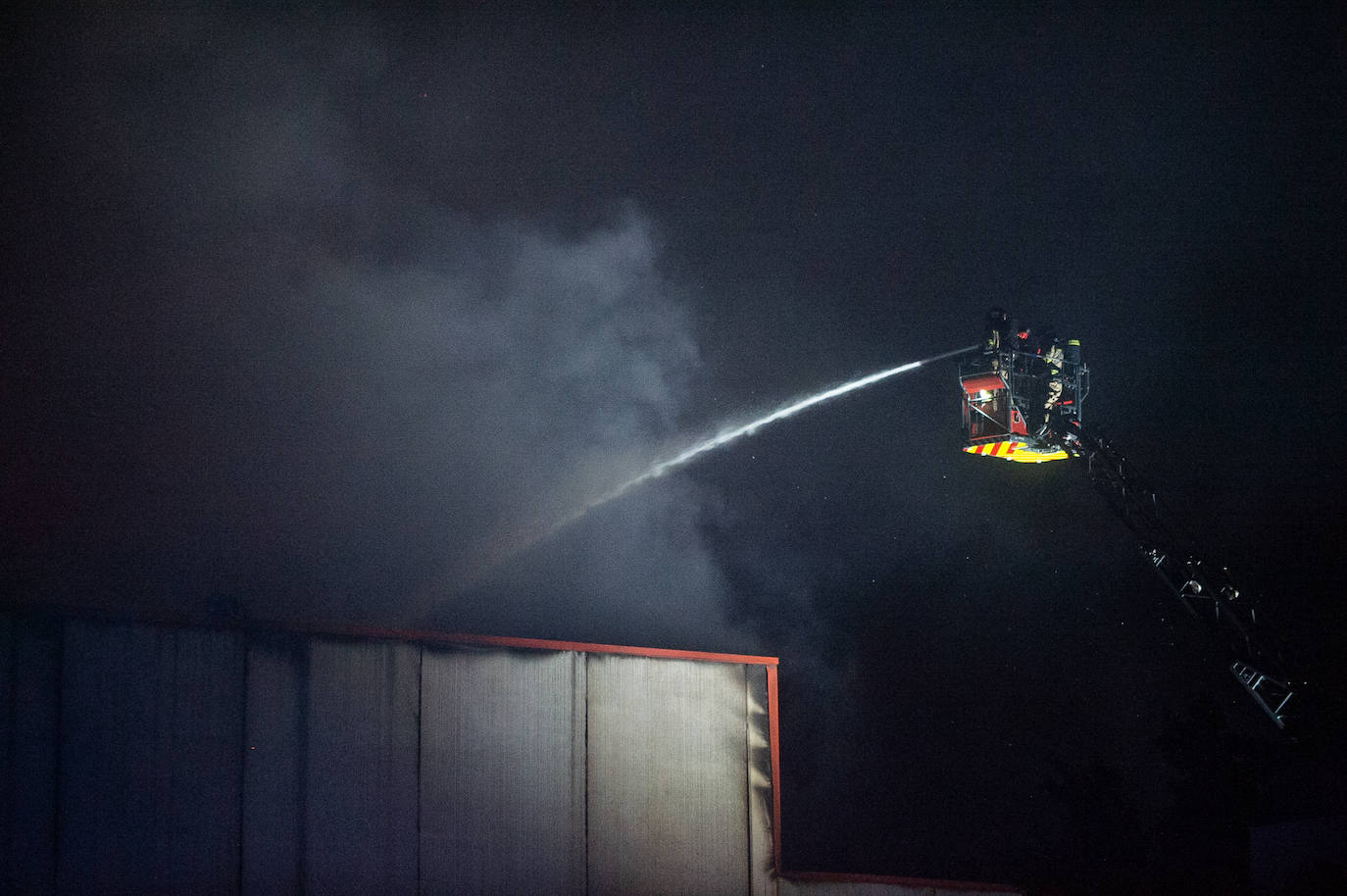 Imágenes del incendio de la empresa especias Sabater en Cabezo de Torres