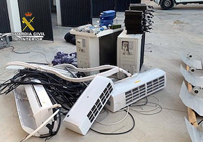 Aparatos de aire acondicionado incautados en Bullas.