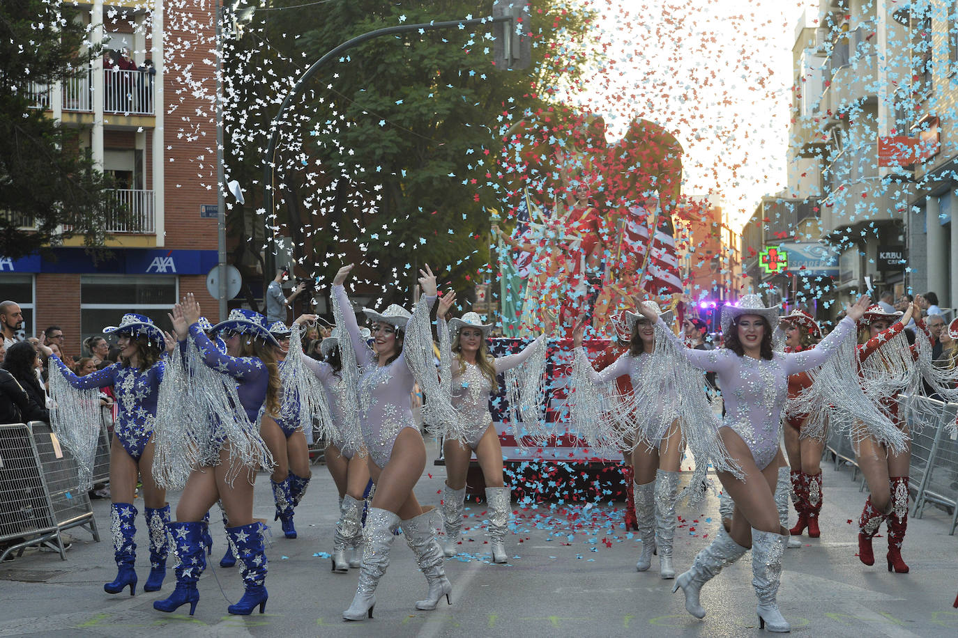 Gran desfile de Martes de Carnaval en Cabezo de Torres, en imágenes