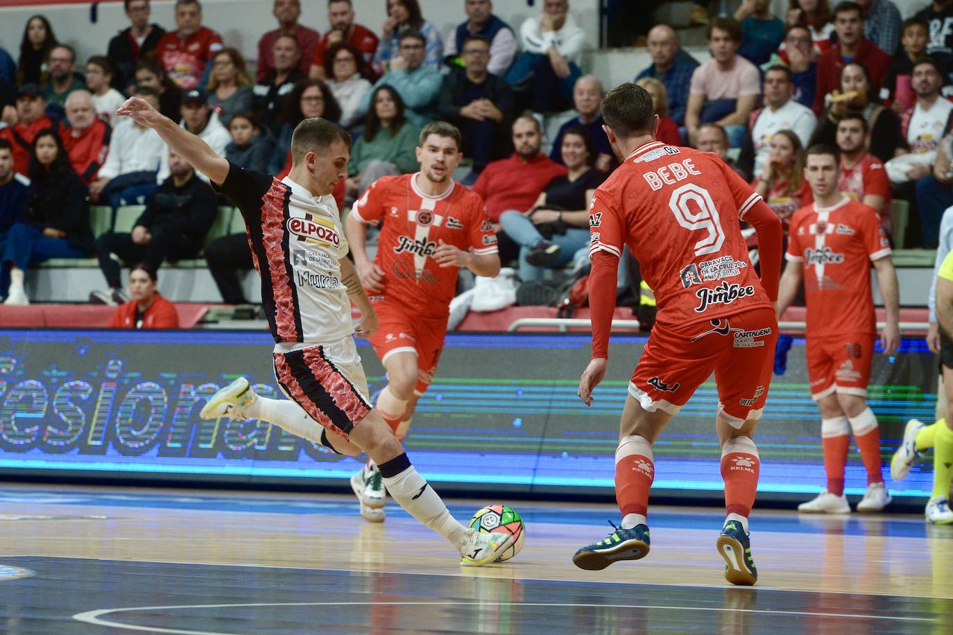 Las imágenes del derbi ElPozo-Jimbee (2-3)