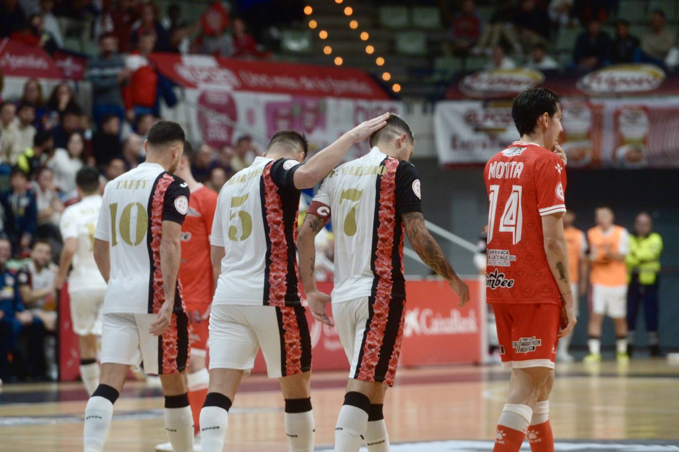 Las imágenes del derbi ElPozo-Jimbee (2-3)