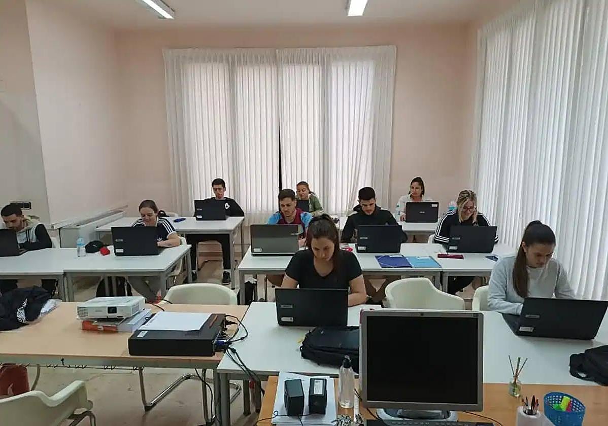 Alumnos realizando un curso del SEF, en una imagen de archivo.
