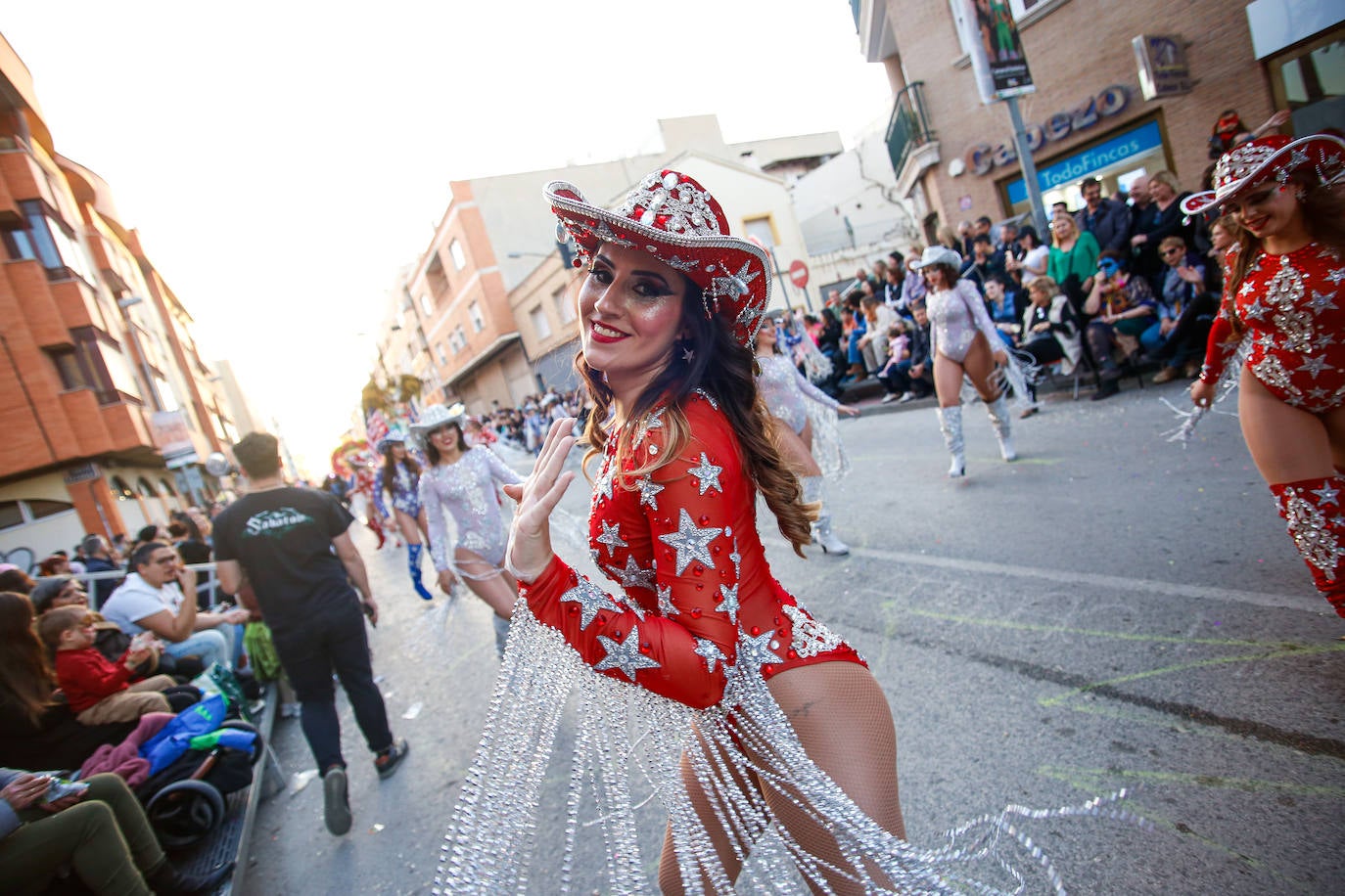 El último gran desfile de grupos del Carnaval de Cabezo de Torres, en imágenes