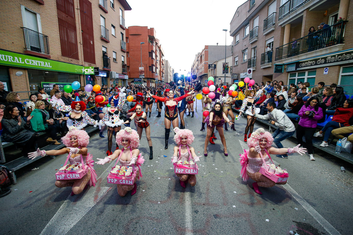 El último gran desfile de grupos del Carnaval de Cabezo de Torres, en imágenes