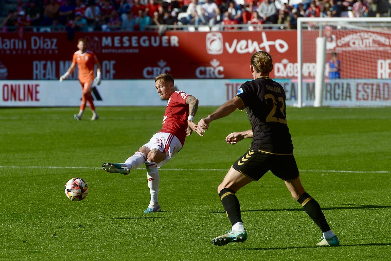 La derrota del Real Murcia frente al Intercity, en imágenes