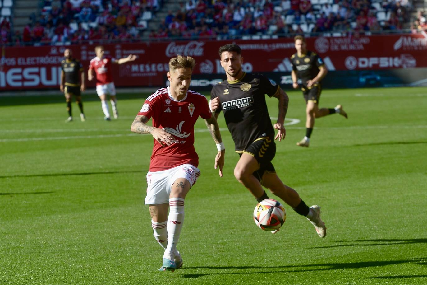 La derrota del Real Murcia frente al Intercity, en imágenes