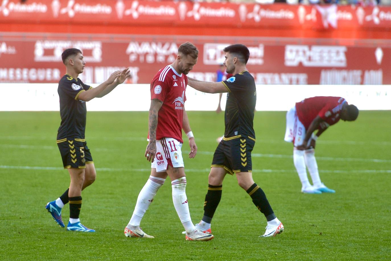 La derrota del Real Murcia frente al Intercity, en imágenes