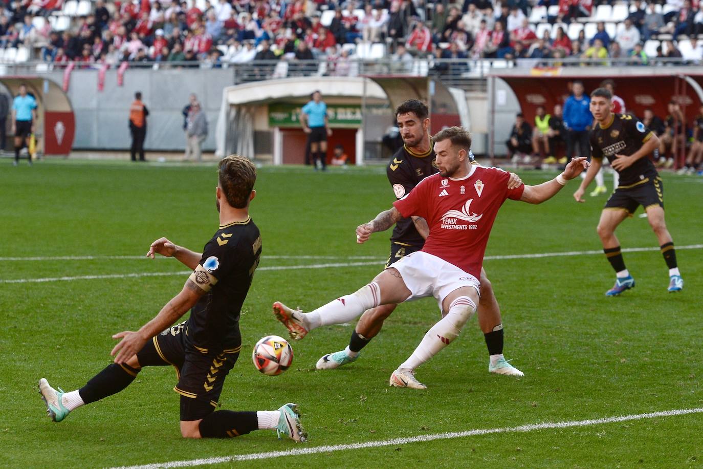 La derrota del Real Murcia frente al Intercity, en imágenes