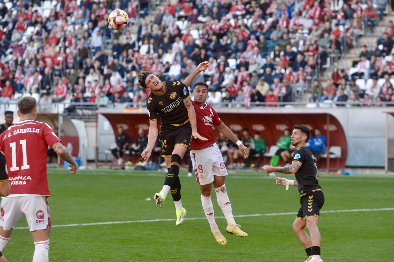 La derrota del Real Murcia frente al Intercity, en imágenes