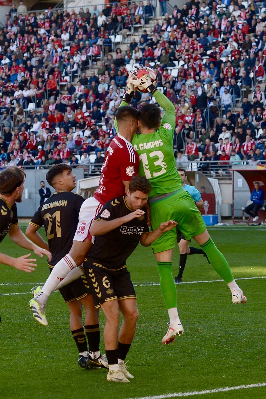 La derrota del Real Murcia frente al Intercity, en imágenes