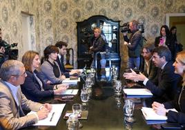 Teresa Ribera y Carlos Mazón, este lunes, durante la reunión que han mantenido.