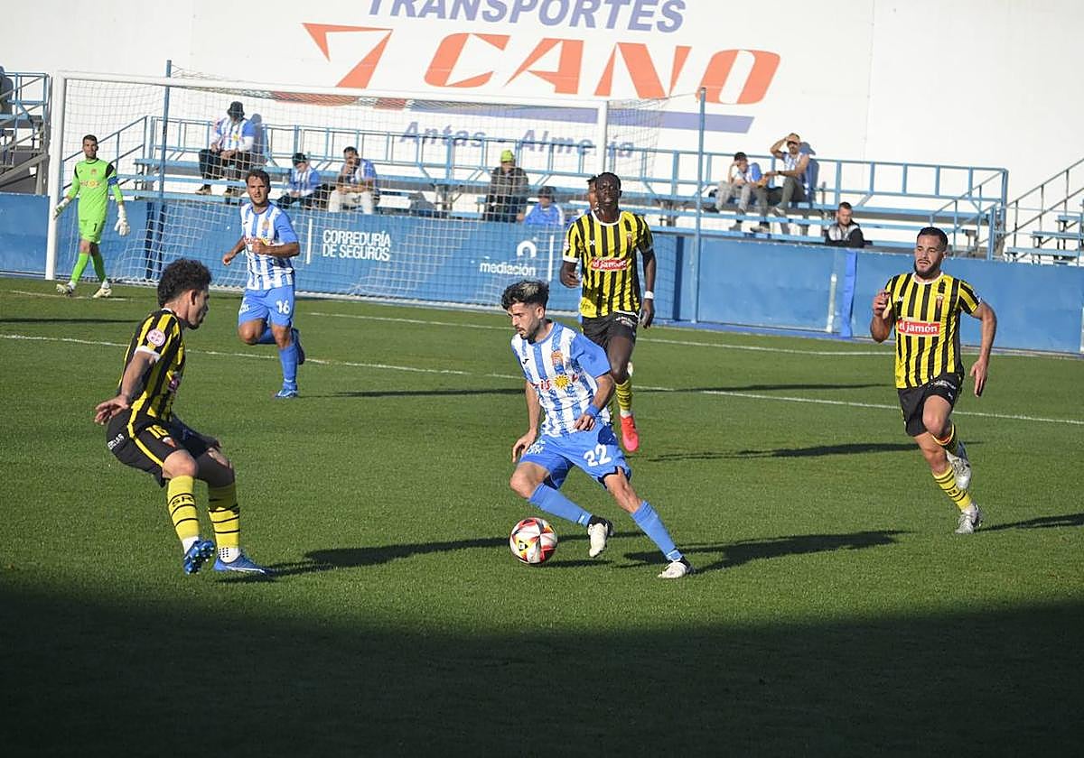 El Águilas agrava su crisis tras caer en el 91 ante San Roque