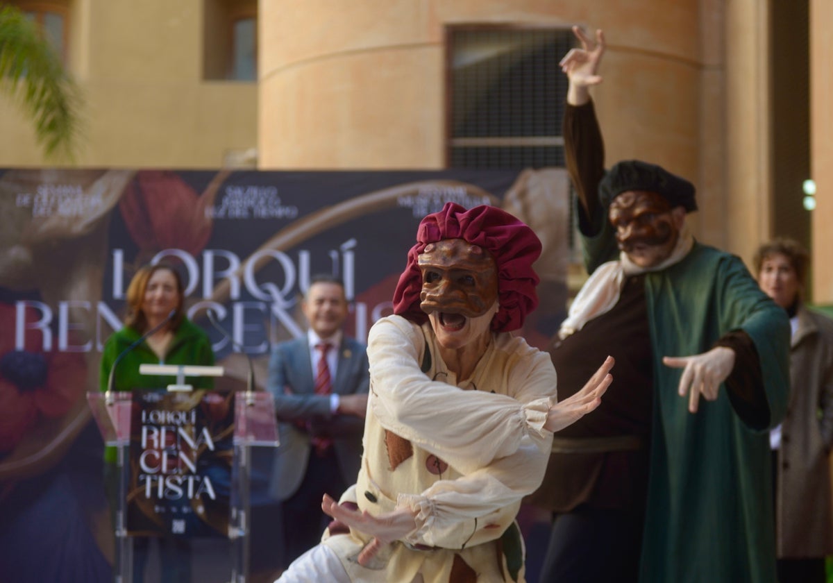 Presentación de 'Lorquí Renacentista', ayer, en el patio interior de la Escuela Superior de Arte Dramático de Murcia (ESAD).