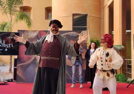 Presentación de 'Lorquí Renacentista', ayer, en el patio interior de la Escuela Superior de Arte Dramático de Murcia (ESAD).