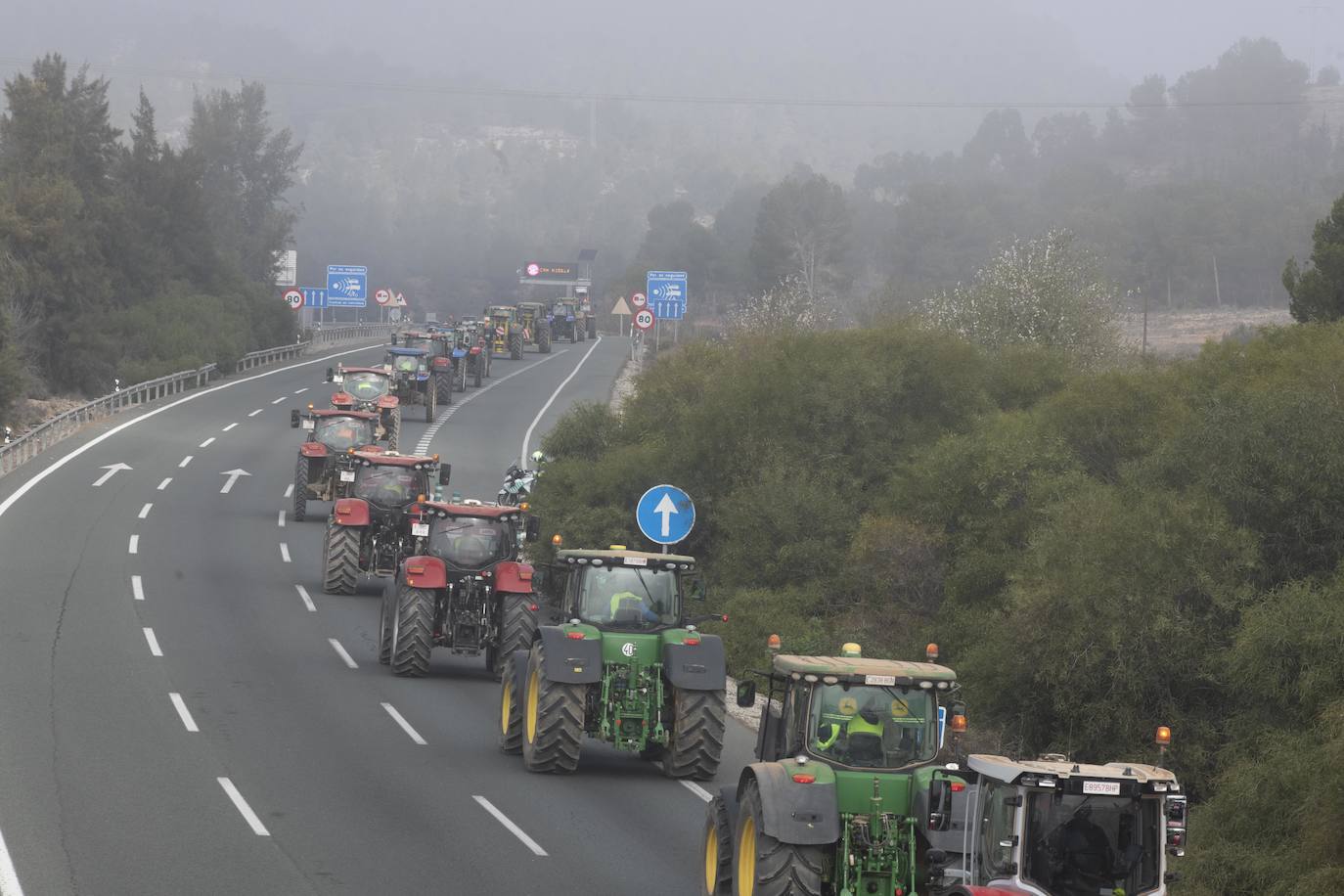 Las protestas de los agricultores llegan a Murcia el 21-F, en imágenes