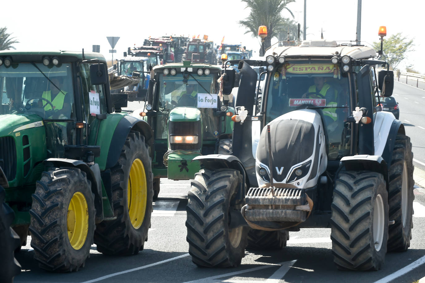 Las protestas de los agricultores llegan a Murcia el 21-F, en imágenes