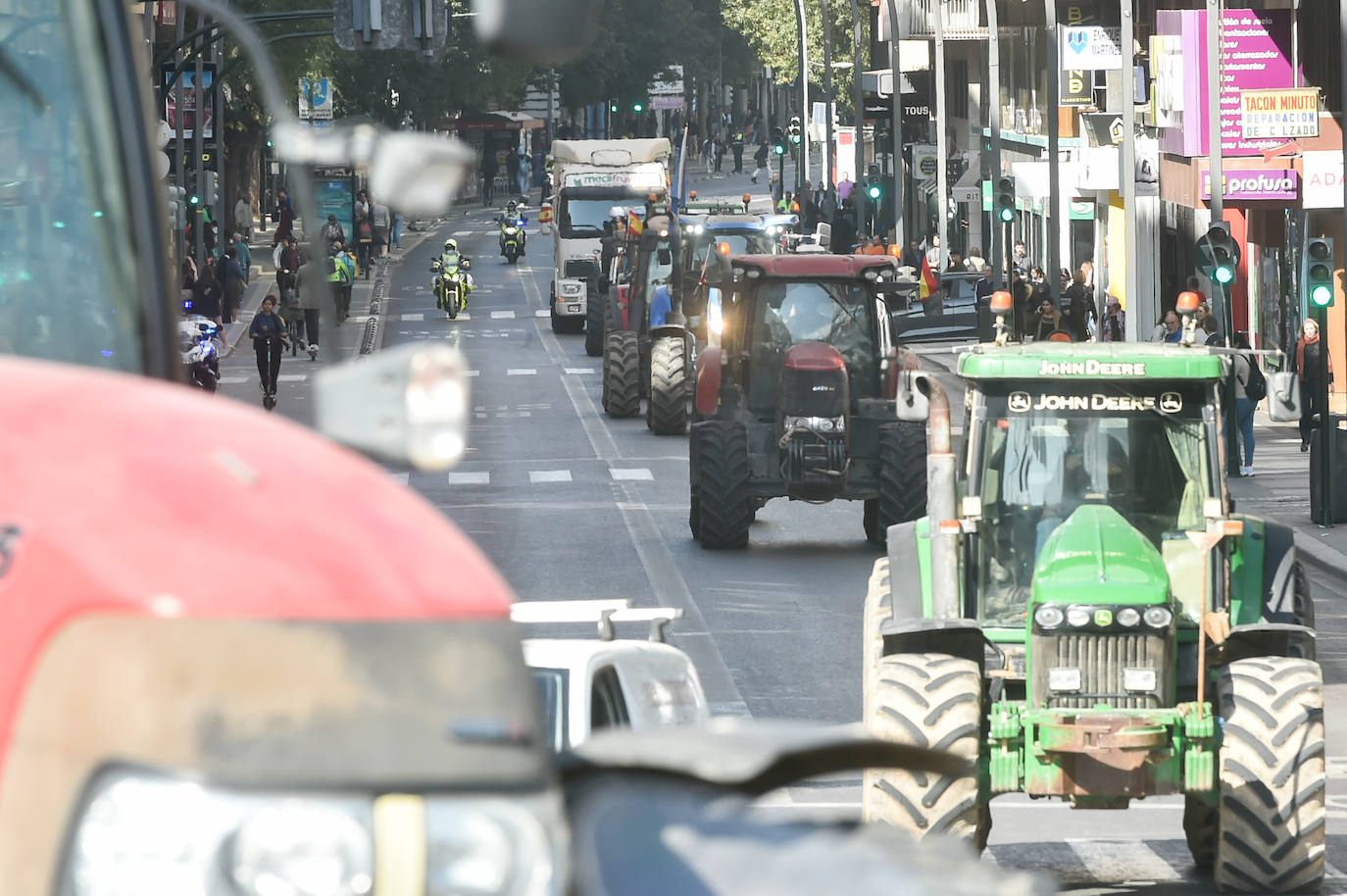 Las protestas de los agricultores llegan a Murcia el 21-F, en imágenes