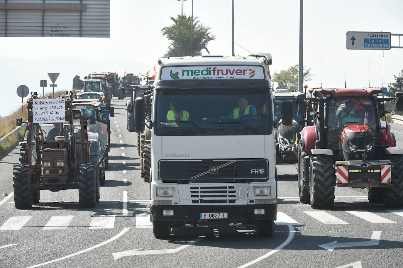 Las protestas de los agricultores llegan a Murcia el 21-F, en imágenes