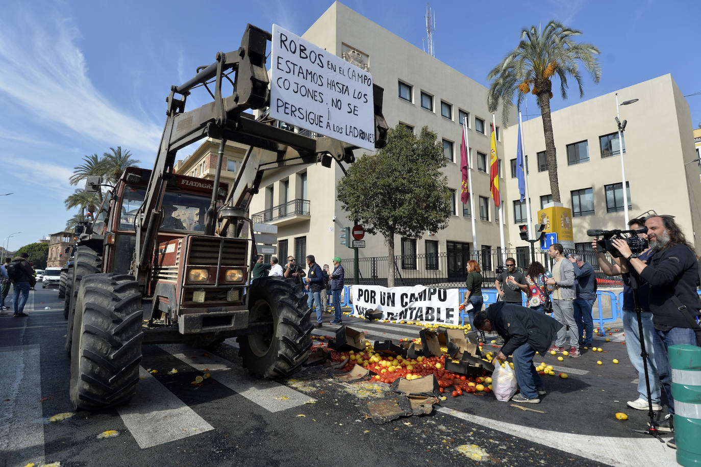 Las protestas de los agricultores llegan a Murcia el 21-F, en imágenes