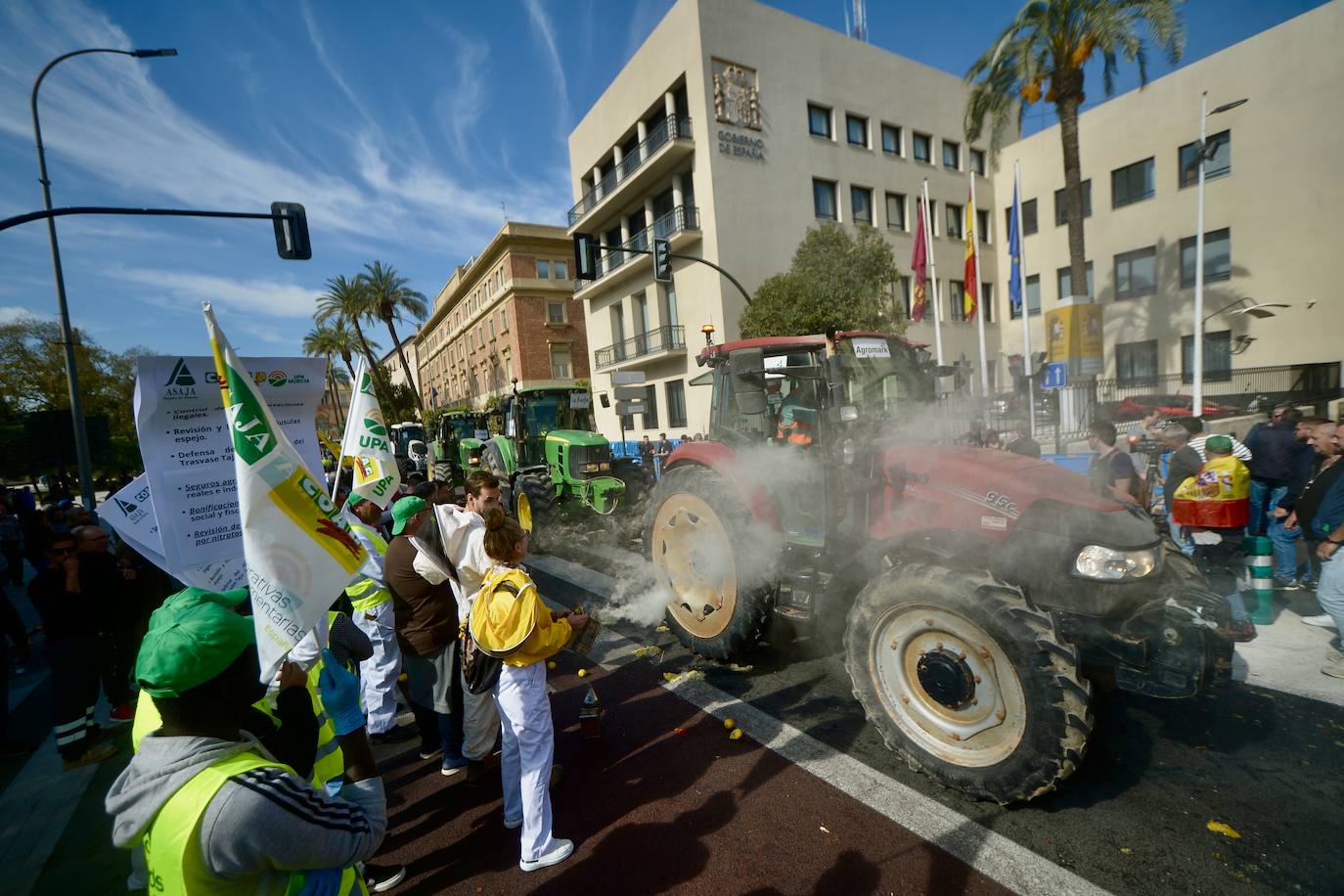 Las protestas de los agricultores llegan a Murcia el 21-F, en imágenes