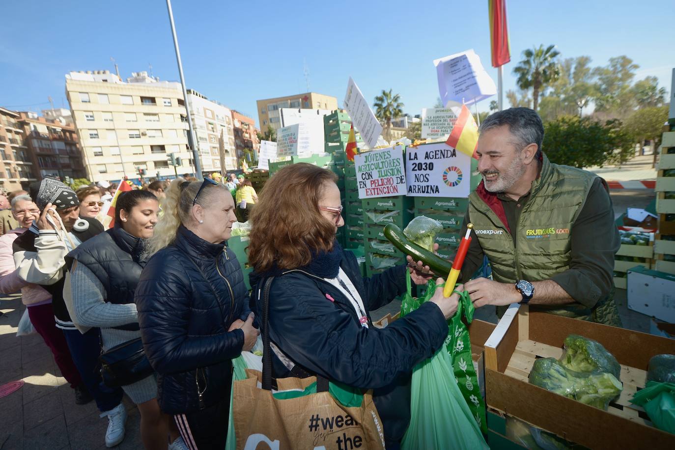 Las protestas de los agricultores llegan a Murcia el 21-F, en imágenes