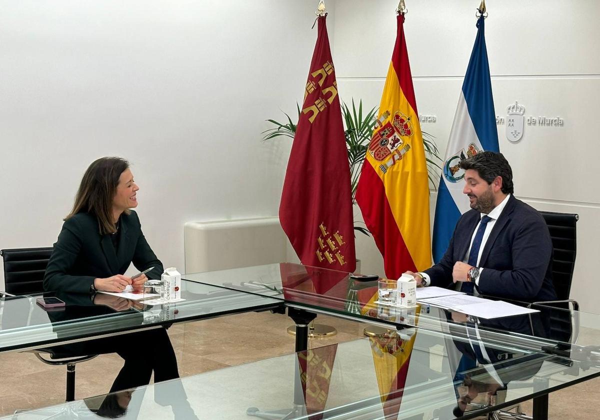 La alcaldesa de Águilas mantiene una reunión con el presidente de la Comunidad Autónoma.