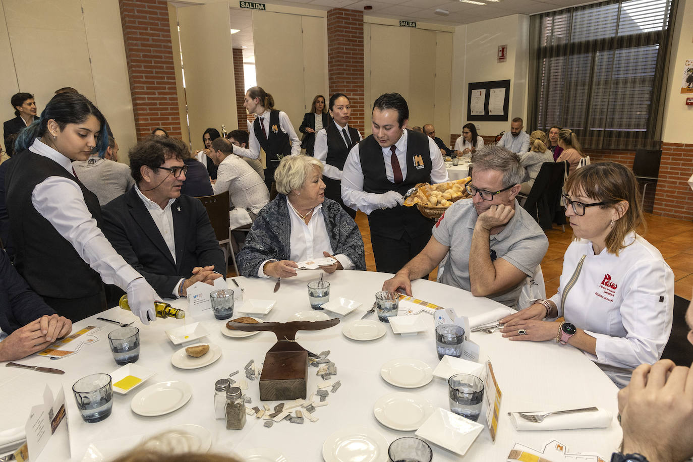 Las imágenes de la jornada de acogida a empresas colaboradoras y proveedores del CIFP de Hostelería y Turismo de Cartagena