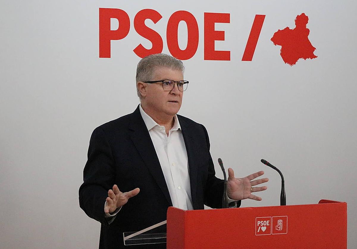 El secretario de los socialistas murcianos, José Vélez.