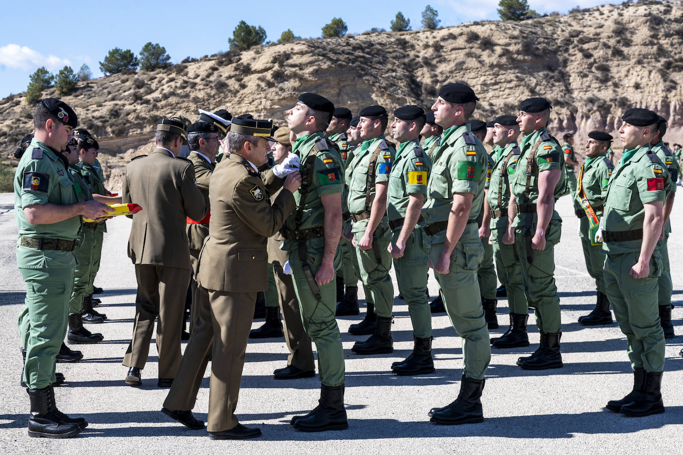 El acto para conmemorar los 70 años de la creación de las fuerzas paracaidistas, en imágenes