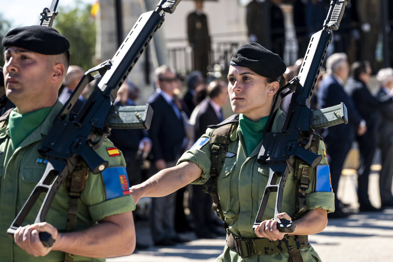 El acto para conmemorar los 70 años de la creación de las fuerzas paracaidistas, en imágenes