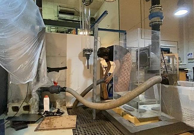 Complejo hidráulico construido en el laboratorio para el proyecto de Alicia Ros.