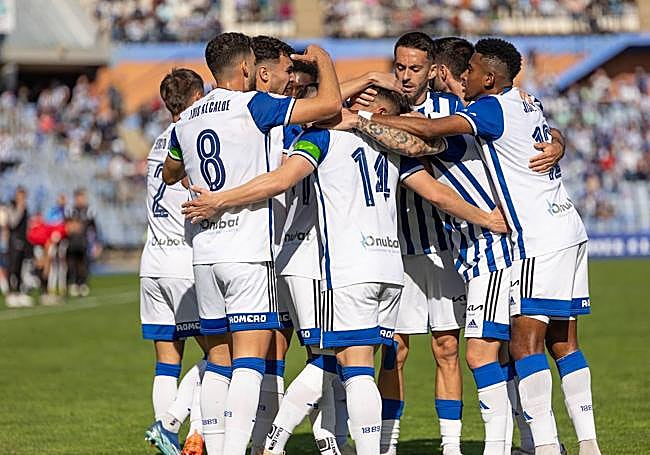 Los jugadores del Recreativo celebran un gol durante esta temporada.