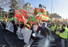 La protesta de los agricultores de la Región de Murcia en Madrid, en imágenes