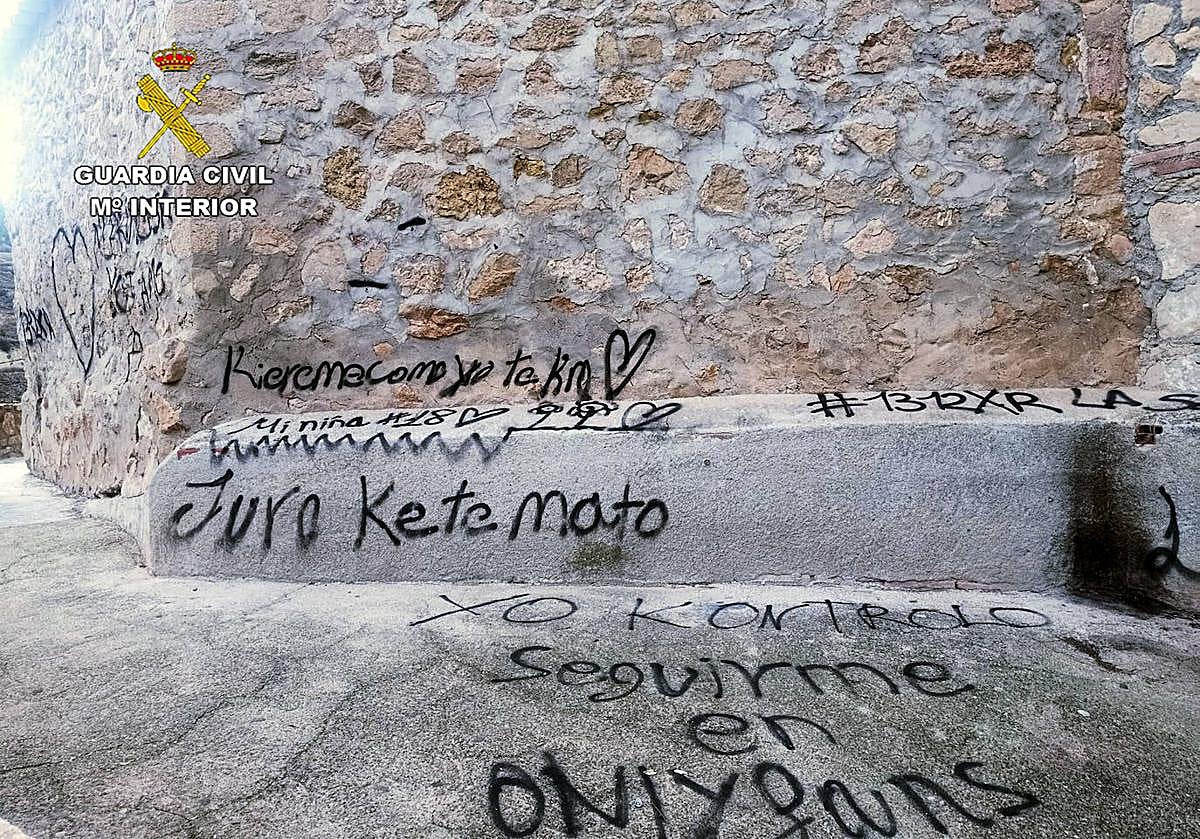 Las pintadas realizadas en Pliego.