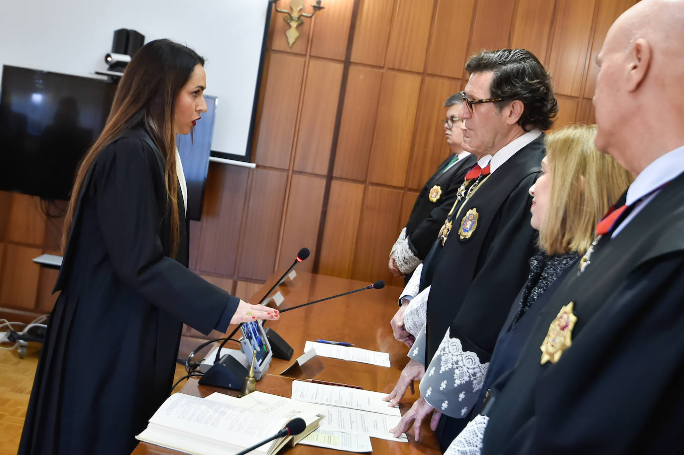 Acto de juramento de cinco nuevos jueces de la Escuela Judicial con destino a la Región de Murcia