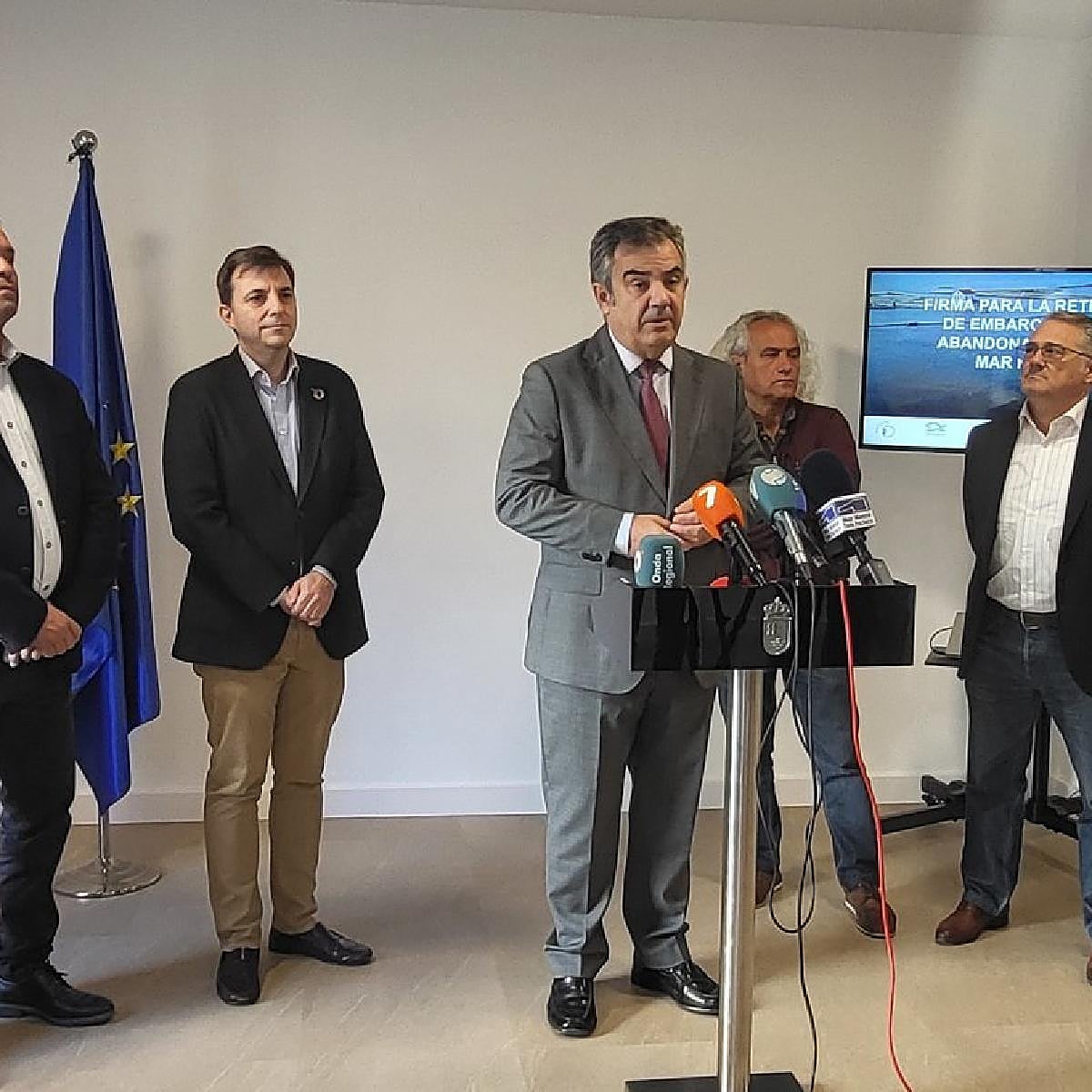 El Ejecutivo no dará «un paso atrás» en la protección de la laguna