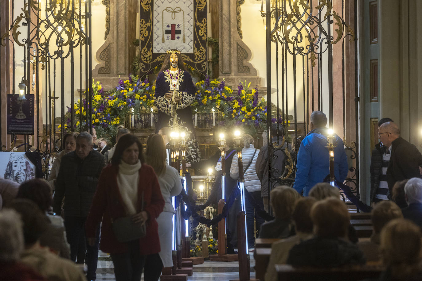 Plegarias ante al Medinaceli en Cartagena