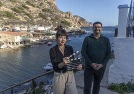 La directora del documental, Blanca Pérez de Tudela, con el historiador José Ibarra.