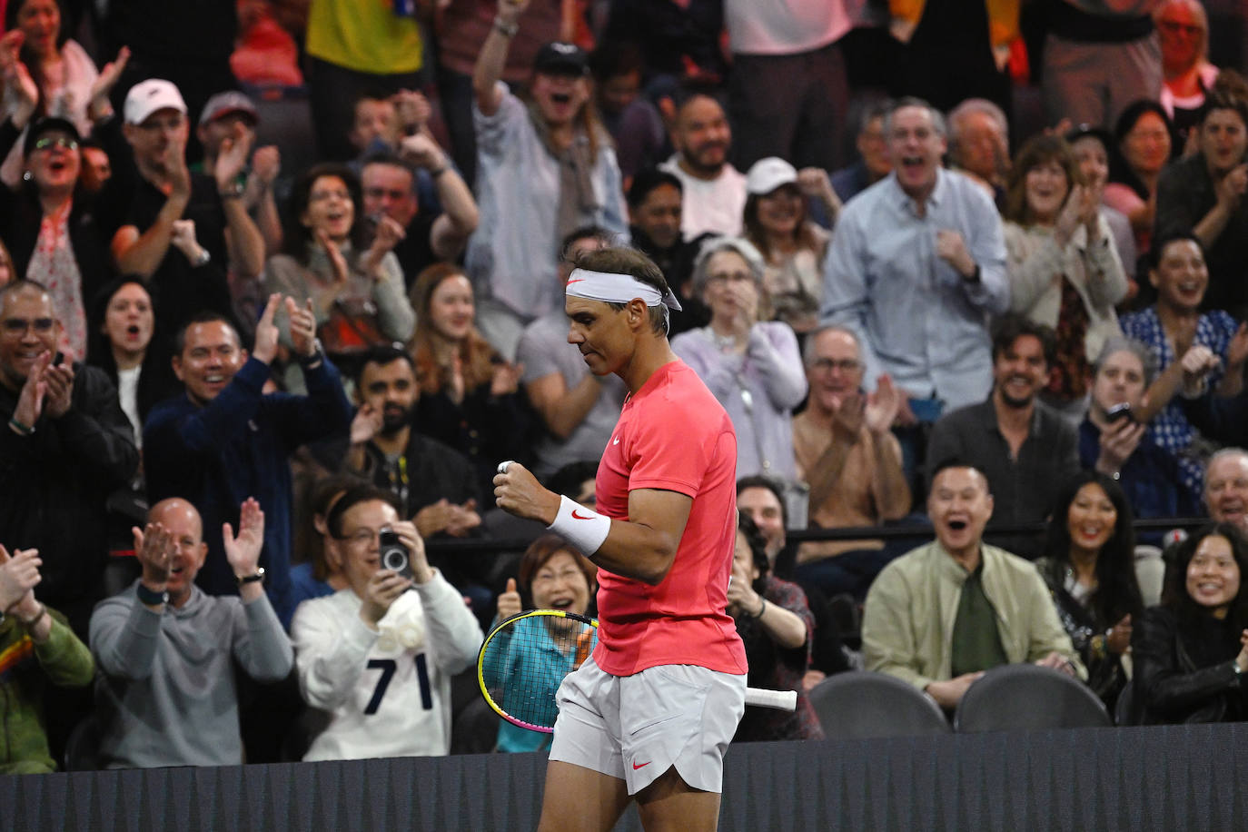 El partido entre Carlos Alcaraz y Rafa Nadal, en imágenes