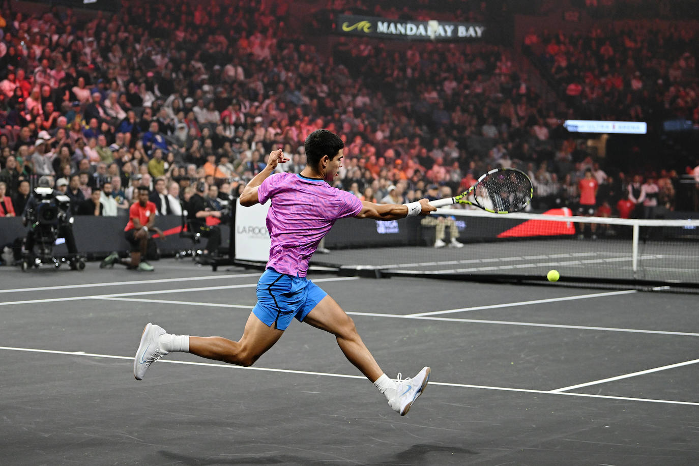 El partido entre Carlos Alcaraz y Rafa Nadal, en imágenes