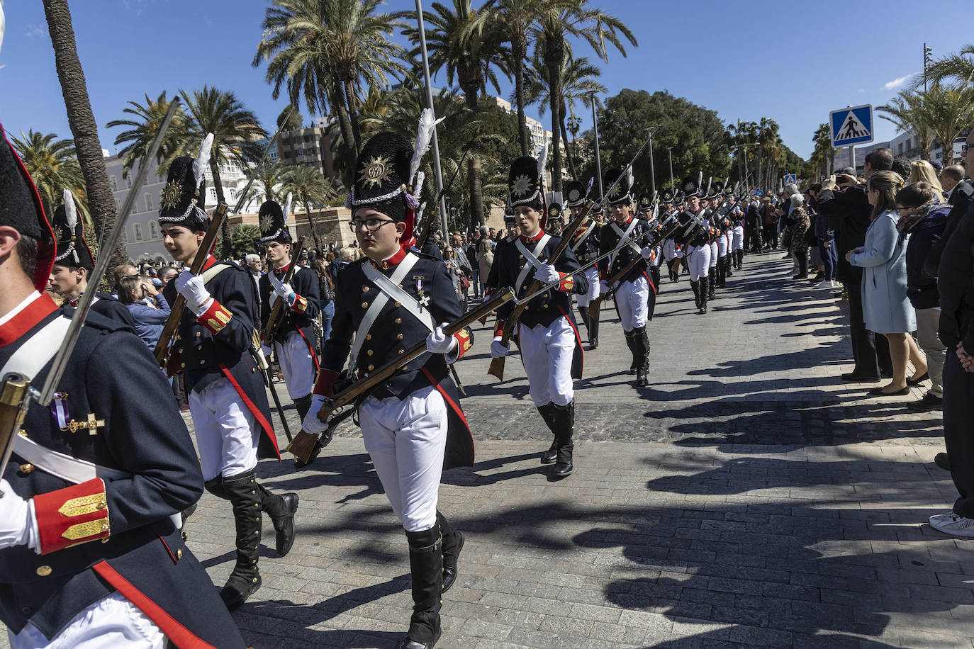 Los granaderos marrajos recuerdan a los héroes en Cartagena
