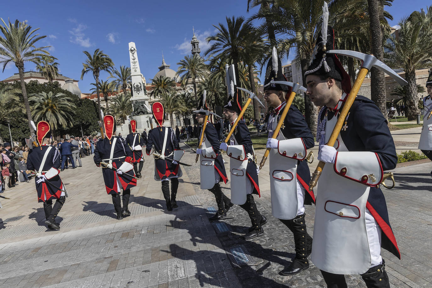 Los granaderos marrajos recuerdan a los héroes en Cartagena