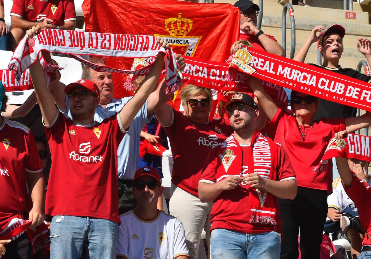 Aficionados del Real Murcia en una imagen de archivo.