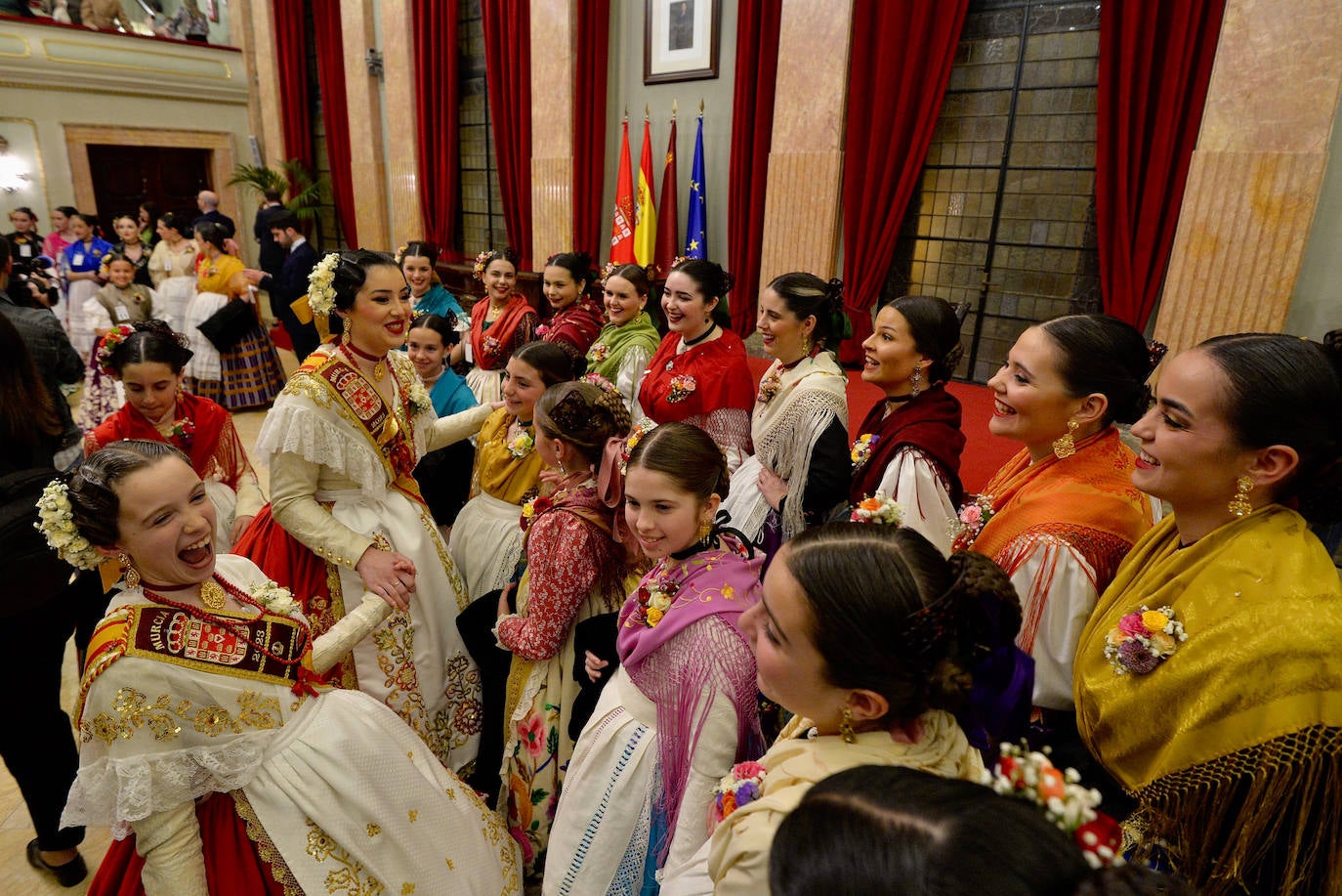 La recepción en el Ayuntamiento a las candidatas a Reina de la Huerta, en imágenes